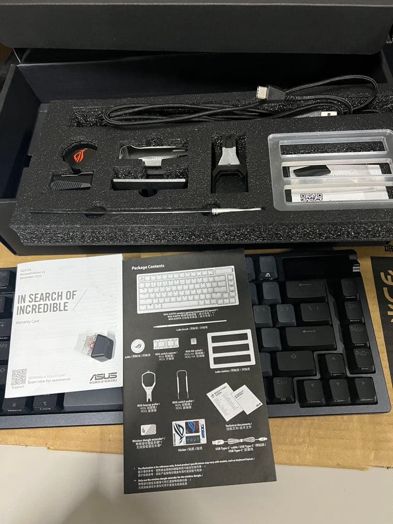 ASUS ゲーミングキーボード ROG Azoth