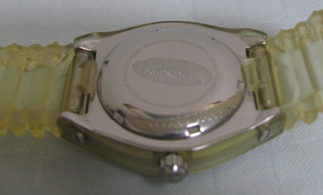 ★TechnoMarine テクノマリーン 300M/1000ft シェル文字盤