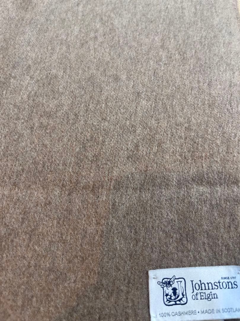 ジョンストンズ　カシミア100% 大判ストール