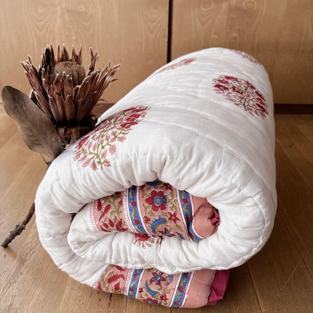 未使用※インド ブロックプリント 中綿入りキルト オレンジベージュ　マルチラグ