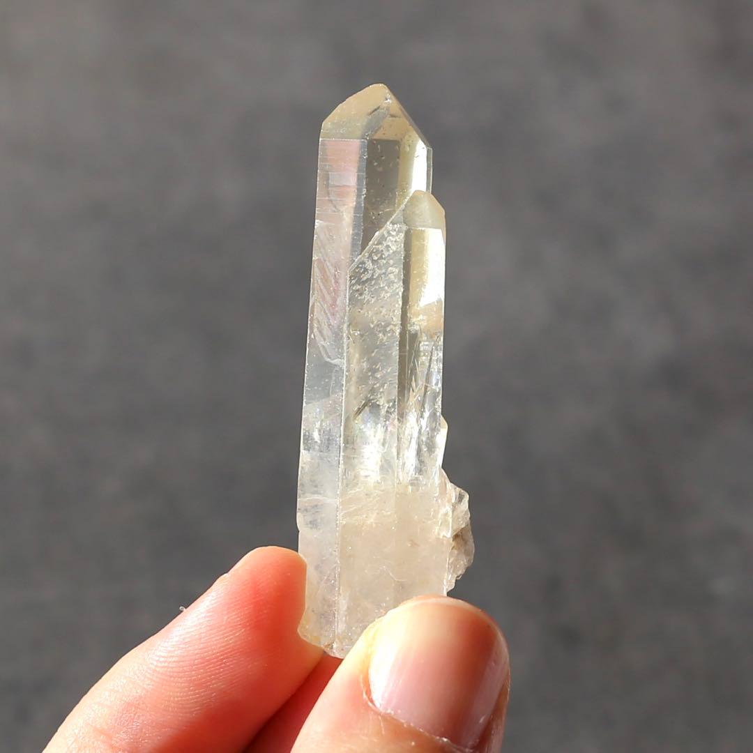 ゴールデンヒーラー クォーツ 原石 水晶 鉱物 希少石 天然石 ツインレイ