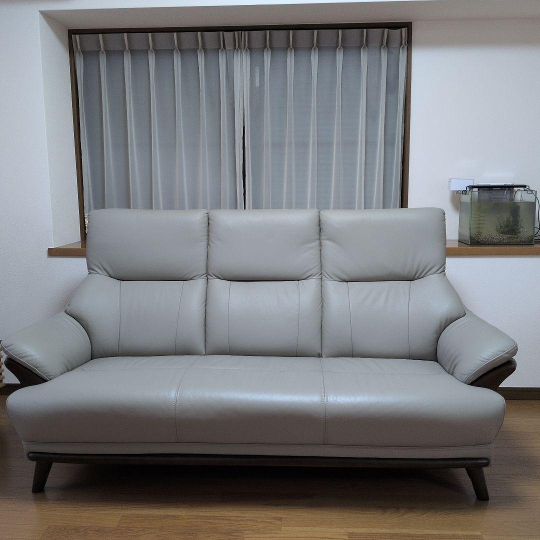 ライトグレー 3人掛けレザーソファ
