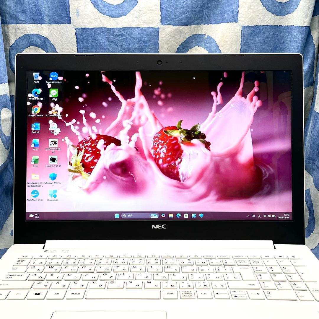 快速SSD256G☆人気白ノートパソコン♪第7世代♡カメラ付！Windows11