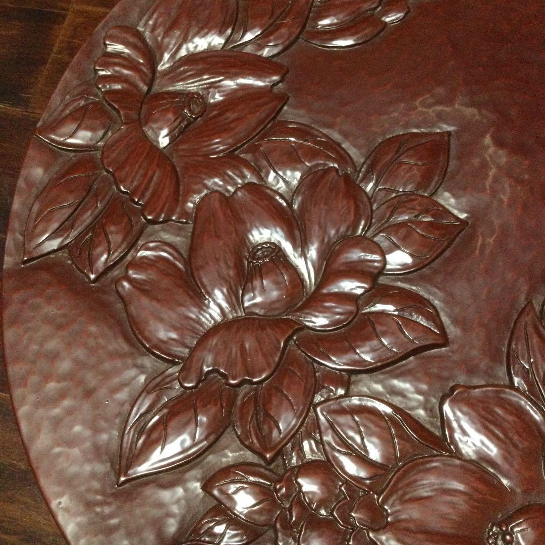 鎌倉彫の皿、花柄