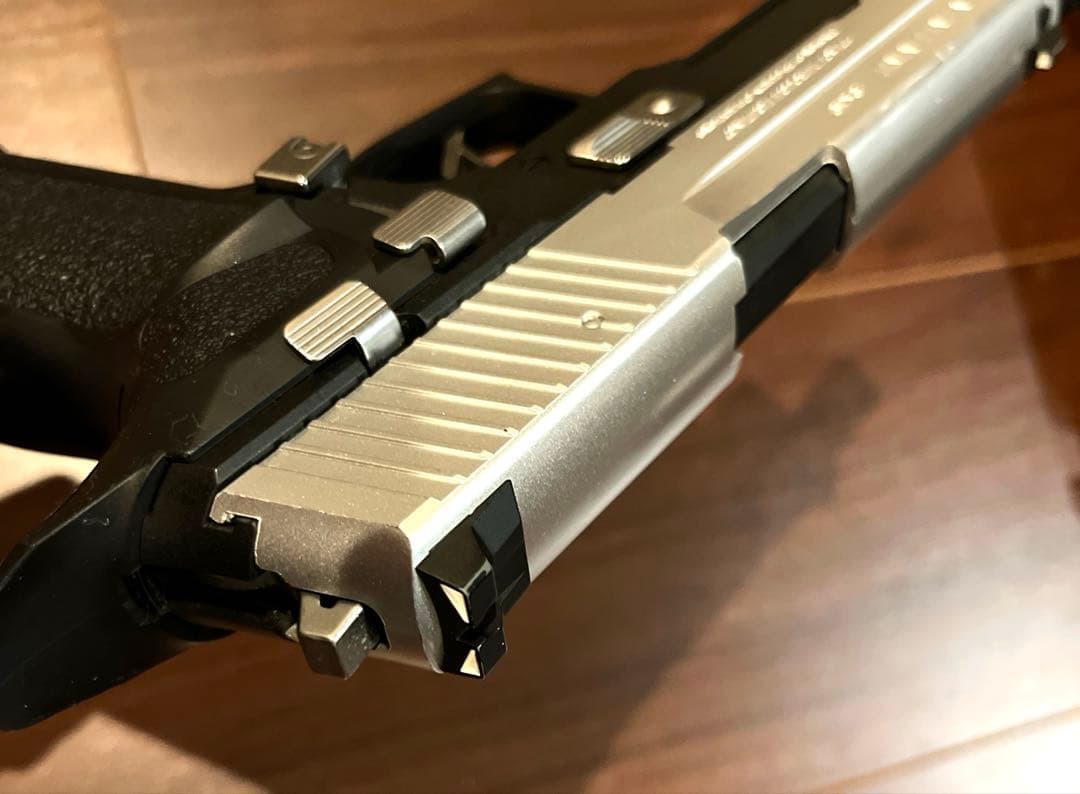 東京マルイ　SG-09R & センチネルナイン　バイオハザードコラボモデル