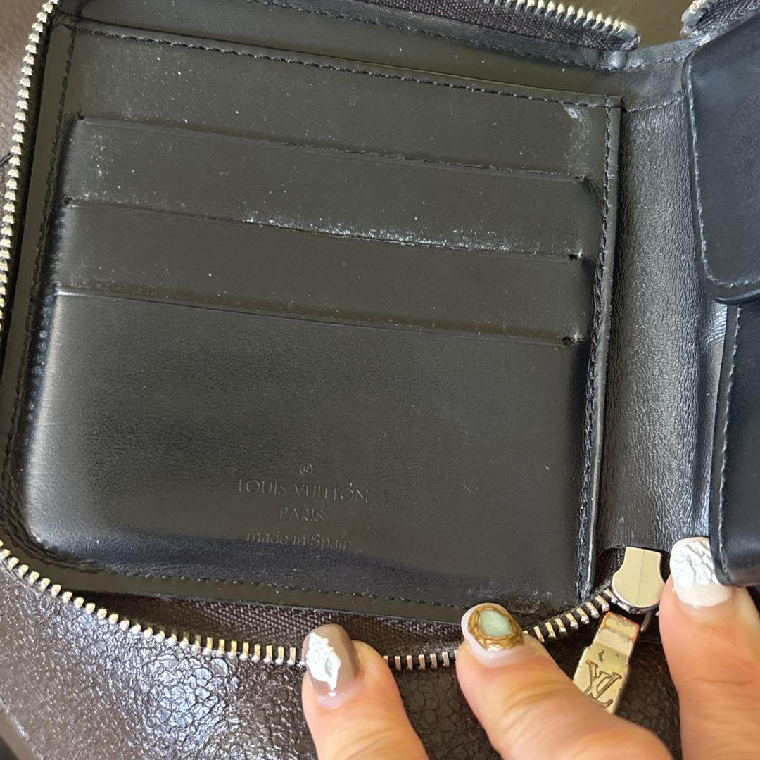 Louis Vuitton ダークブラウン　二つ折り財布