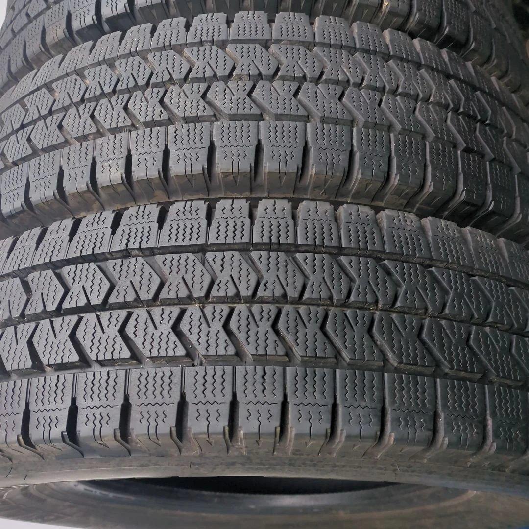 205/85R16LT 117/115N BLIZZAK W989 溝高 4本