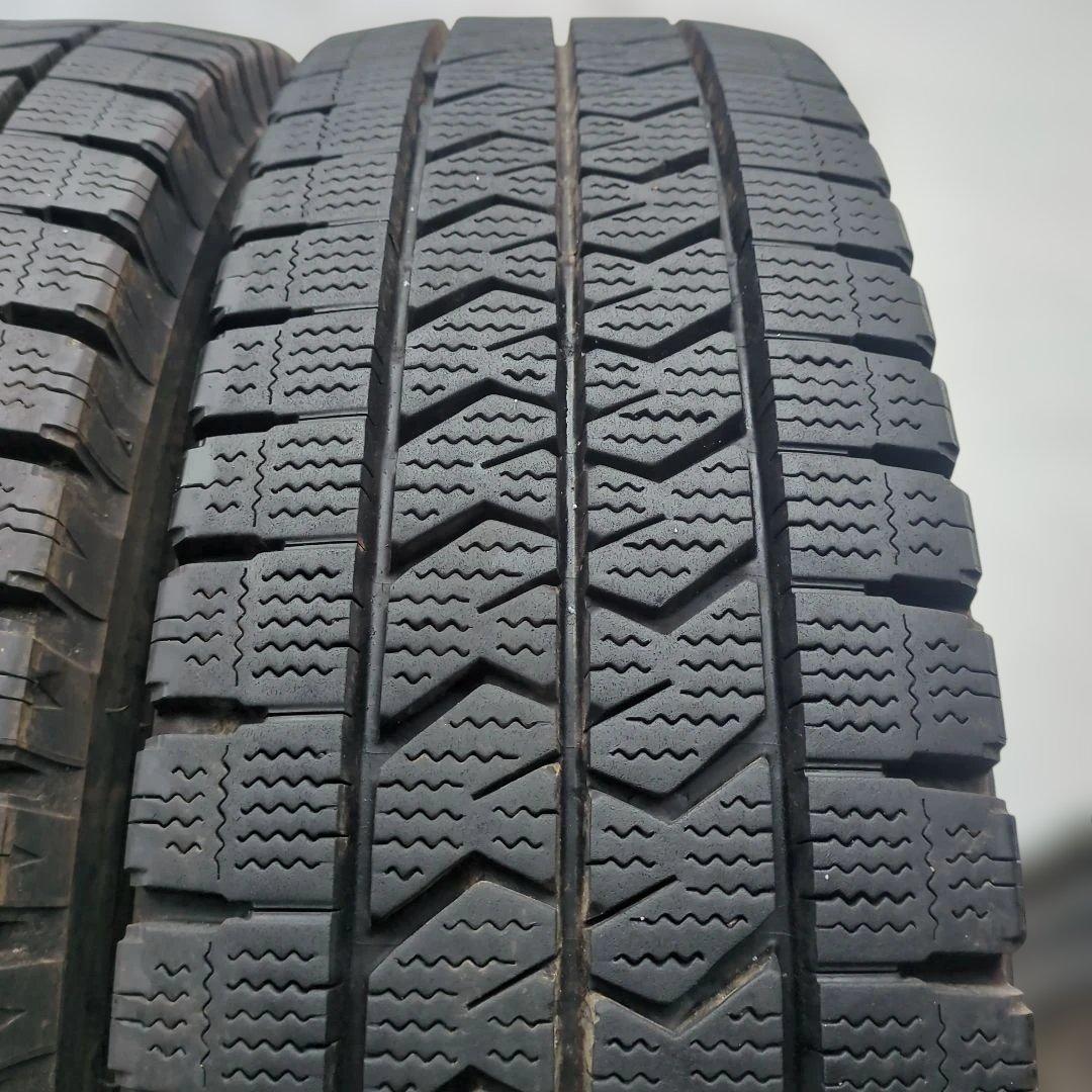 205/85R16LT 117/115N BLIZZAK W989 溝高 4本