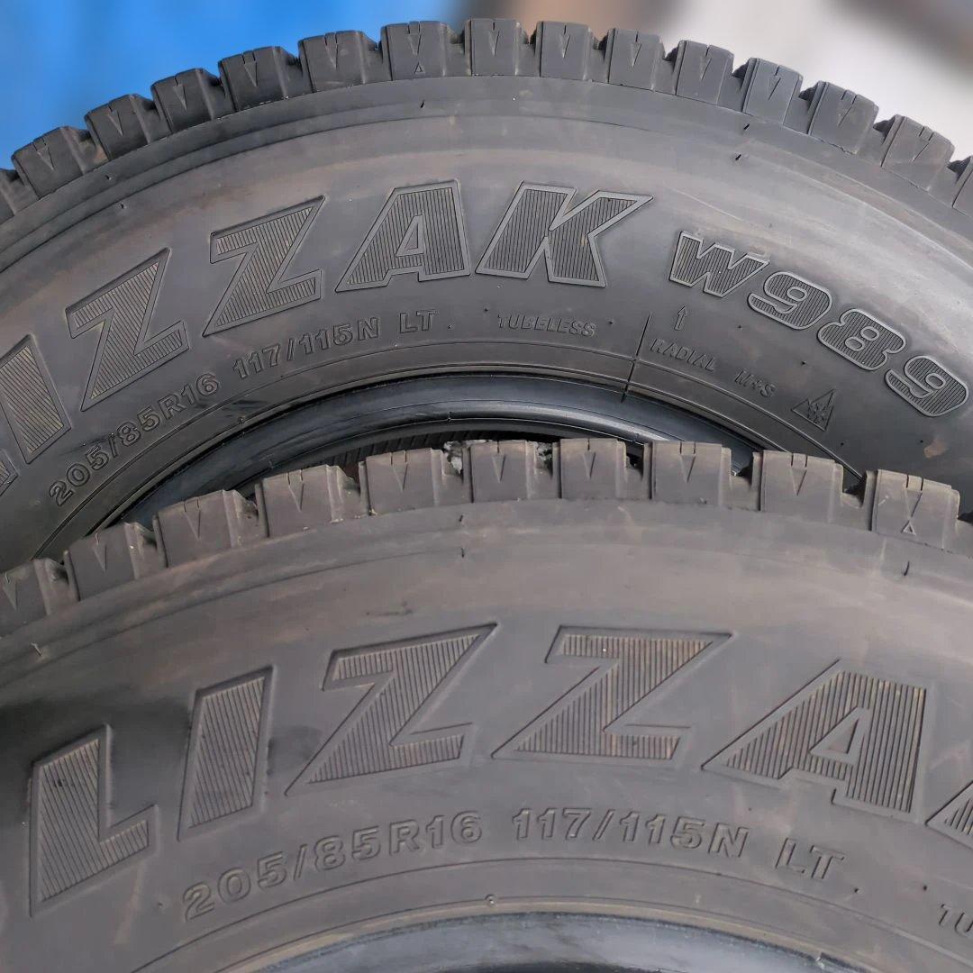 205/85R16LT 117/115N BLIZZAK W989 溝高 4本