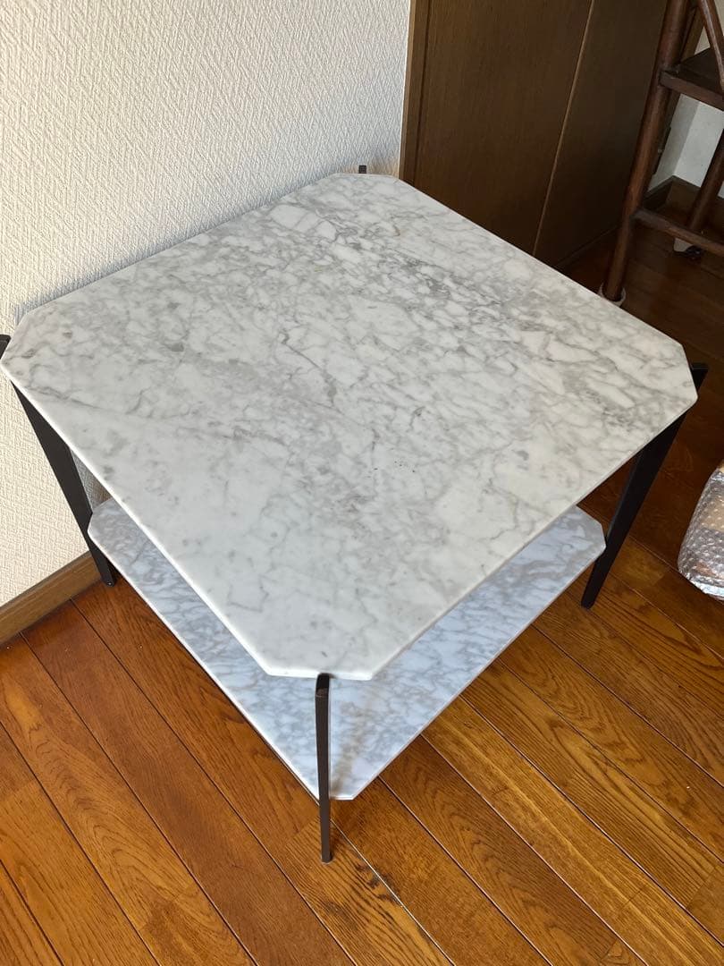 アルモニア　テーブル