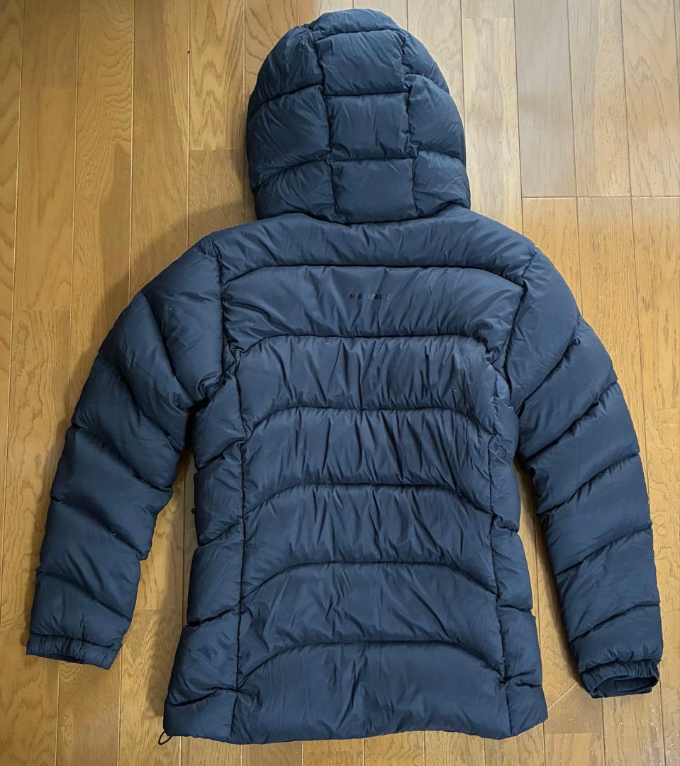 マムートダウンジャケット