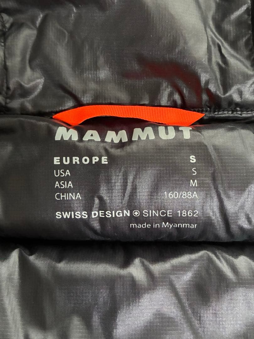 マムートダウンジャケット