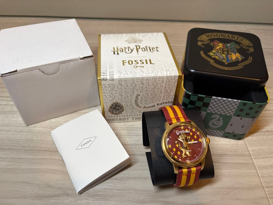 ハリーポッター グリフィンドール 時計 FOSSIL製