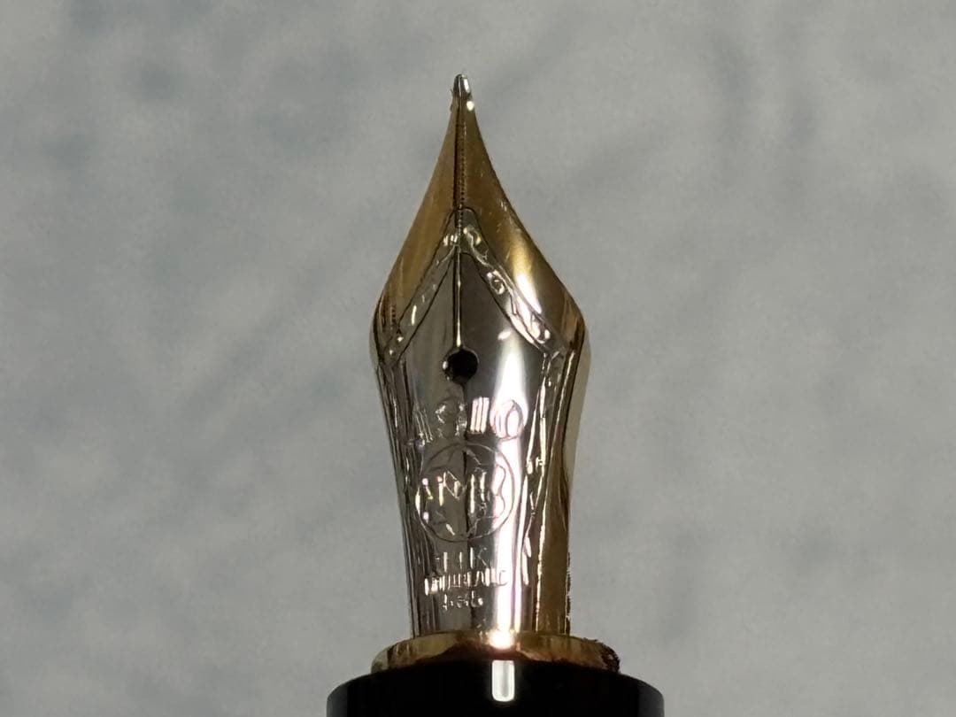 週末特価　Mont Blanc ボエム　万年筆　ペン先１４Ｋ