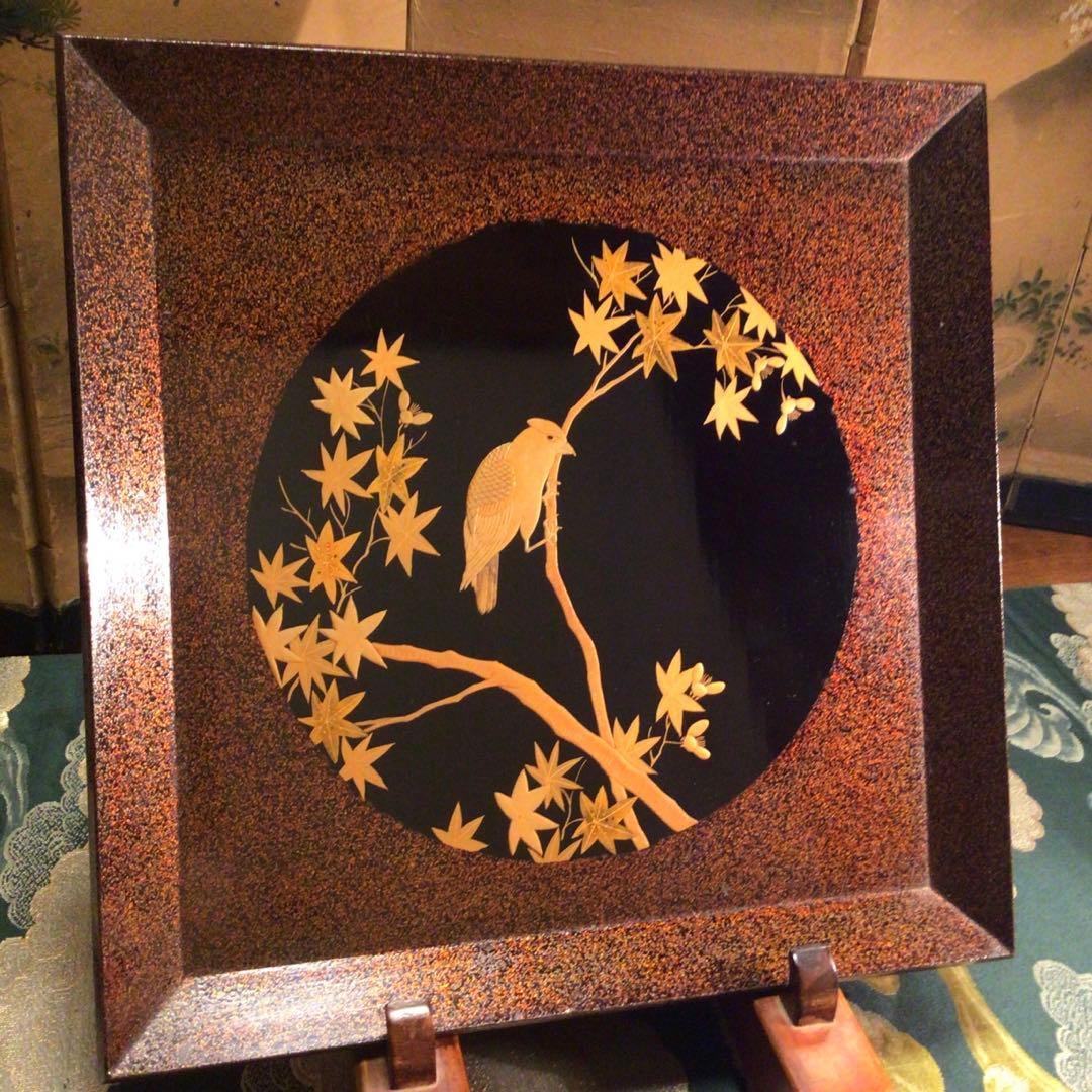 〝特別出品〟木製漆器　極上輪島塗　花鳥紋様蒔絵　絵替　梨地盆（銘　秀穂）10枚