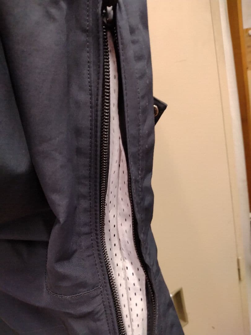 VOLCOM GORE-TEX ブラックジャケット　希少XLサイズ中古品ボルコム