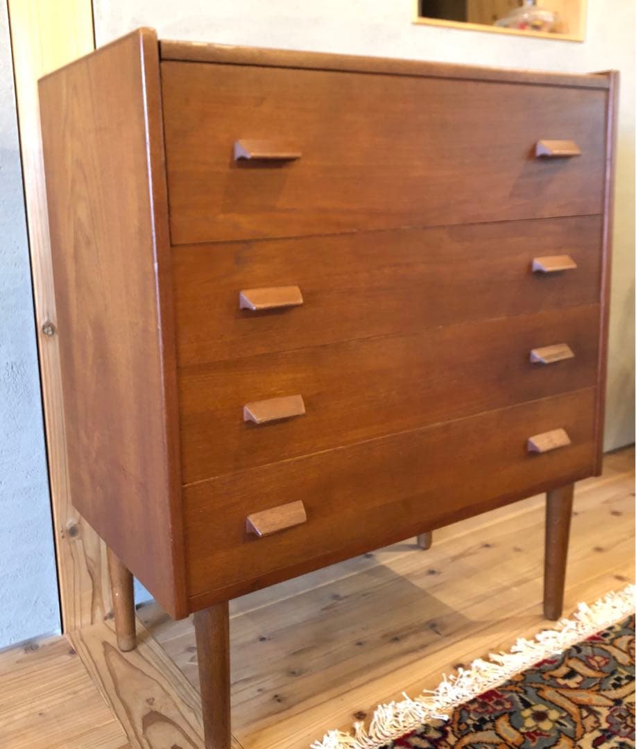 北欧ヴィンテージ家具　デンマーク　ドレッシングチェスト