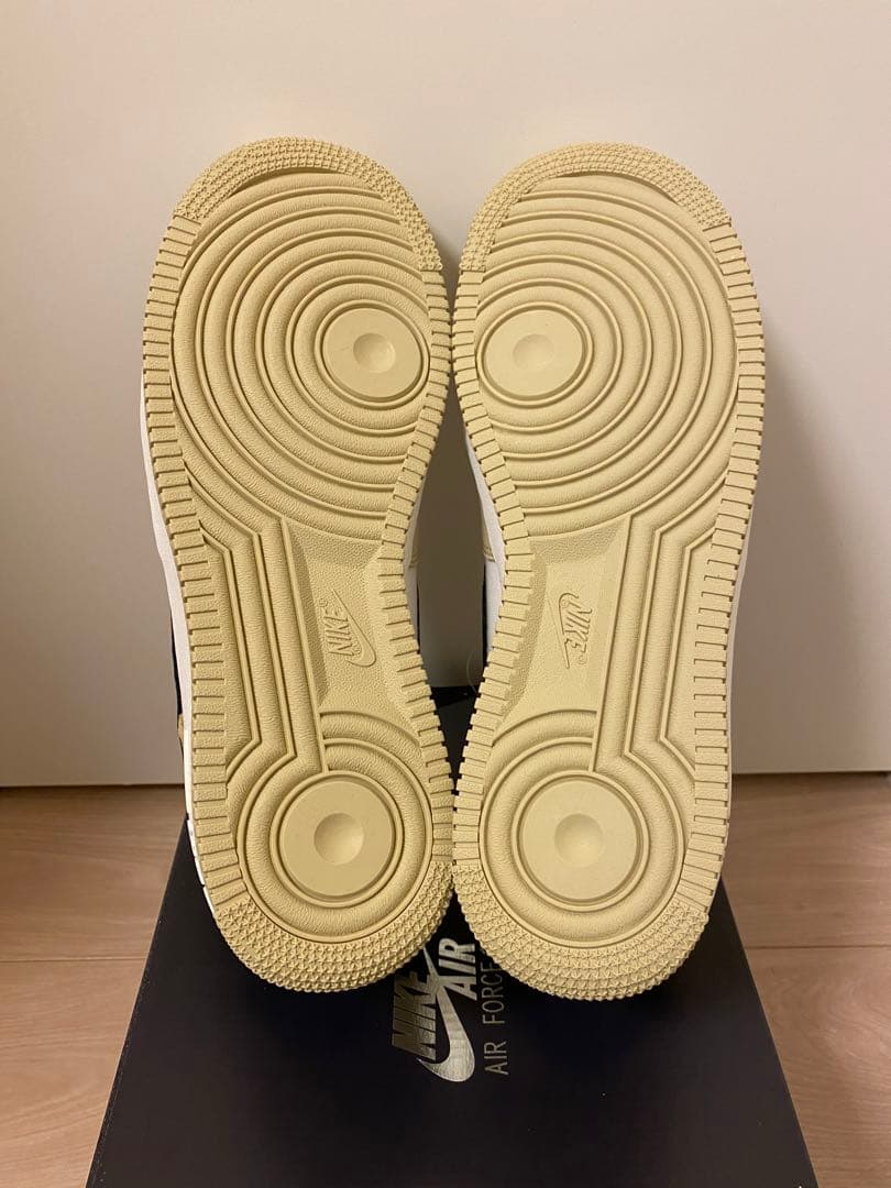 靴 NIKE AIR FORCE 1 TEAM GOLD/BLACK-SAIL