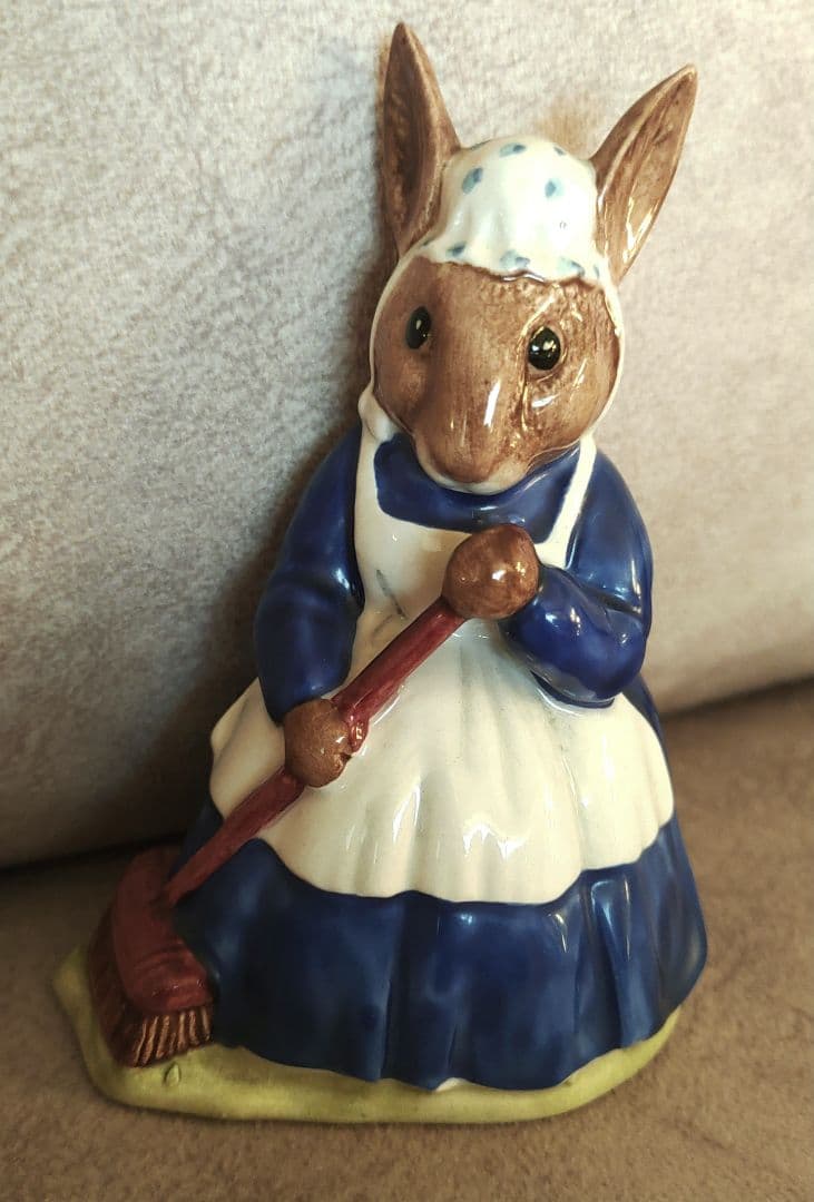 ロイヤルドルトン バニキンズ フィギュリン 陶器 うさぎ