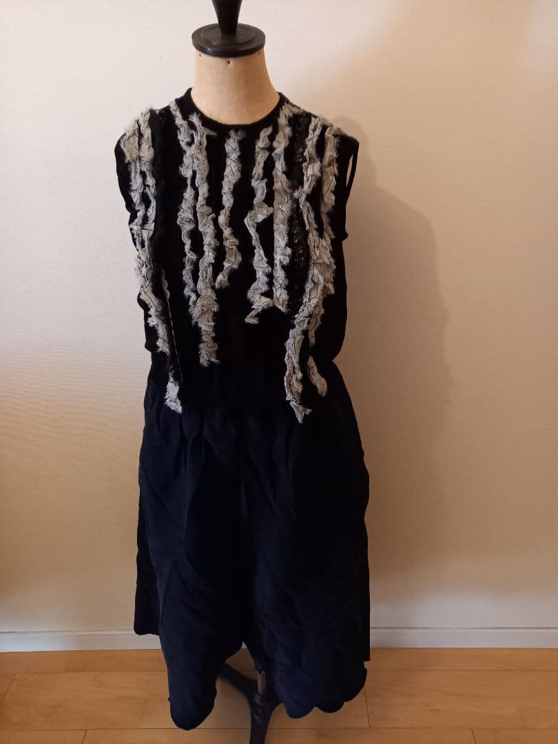 COMMEdesGARCONSスカラップデザインキュロット(濃紺)パンツ