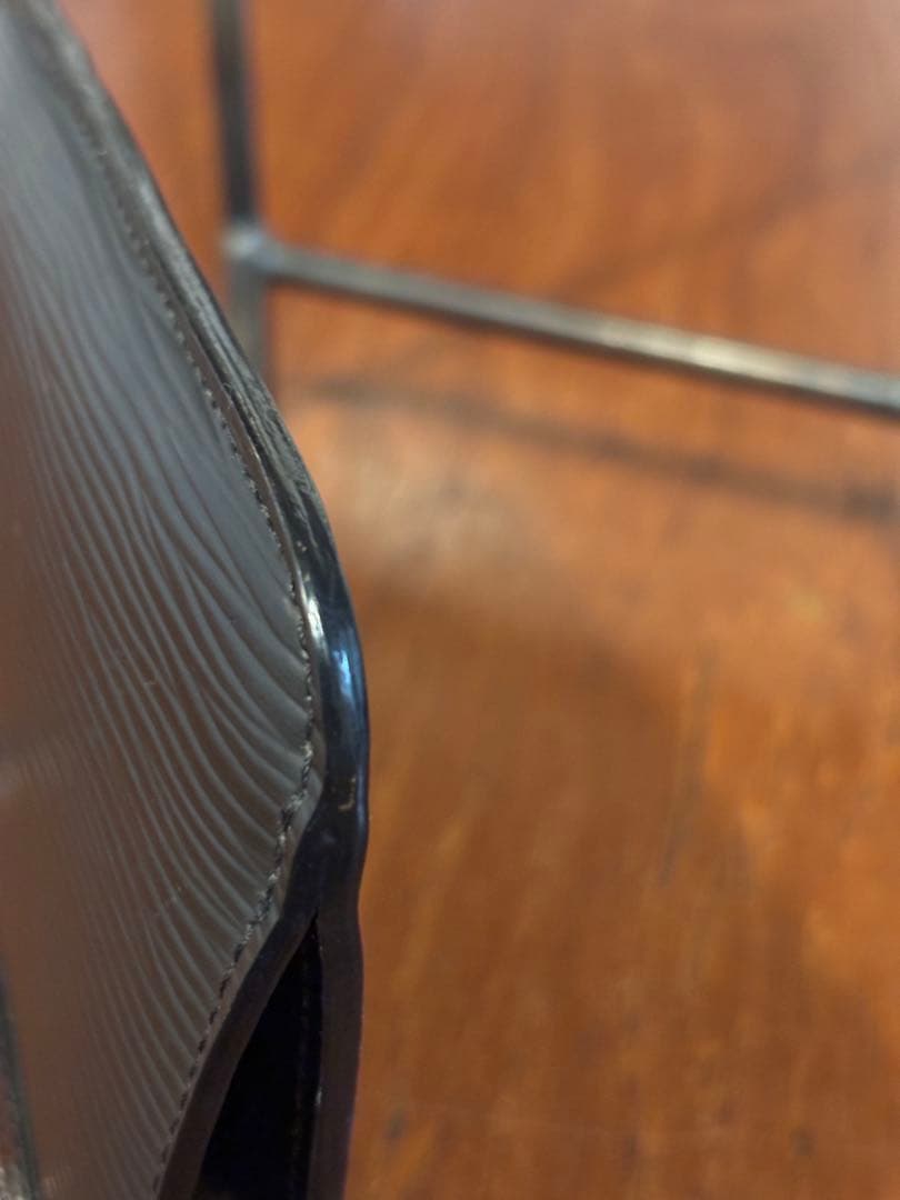 LOUIS VUITTON ポシェットクレNM ケース エピ ブラック