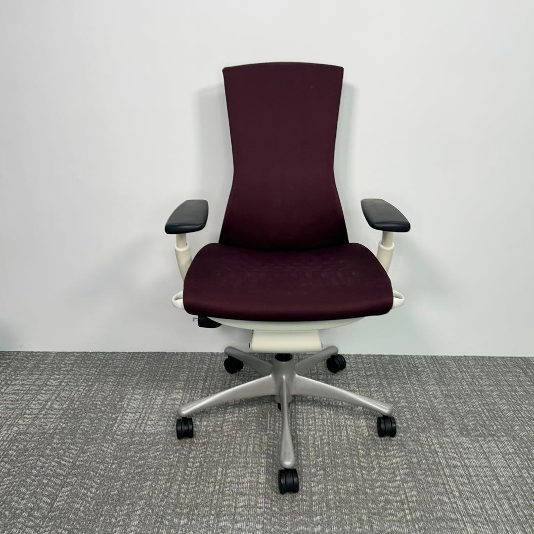 K エンボディチェア ハーマンミラー ホワイト えんじ色系　Embody