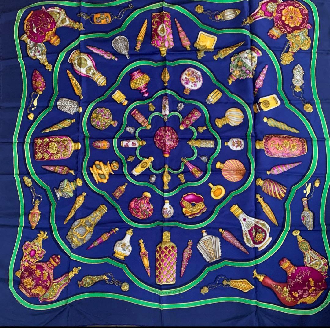 エルメス　シルク香水瓶デザインスカーフ