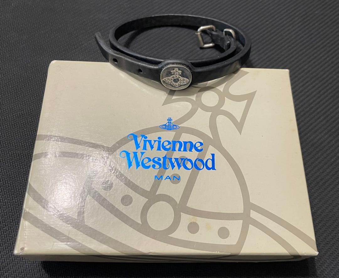 Vivienne Westwood MAN ブラックレザーブレスレット