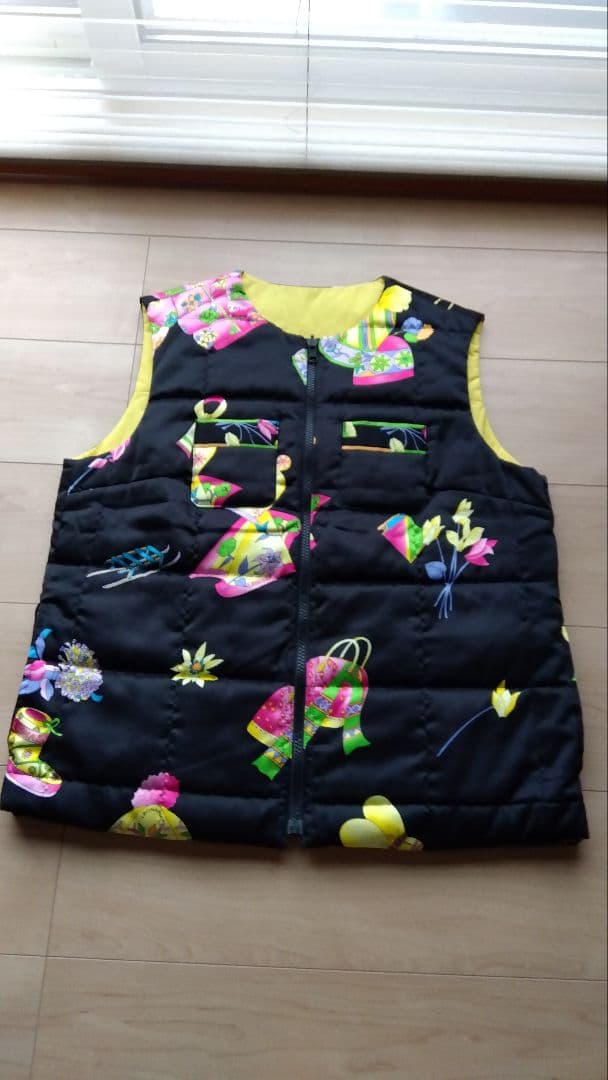 レオナールスポーツ　リバーシブル　中綿ベスト　美品