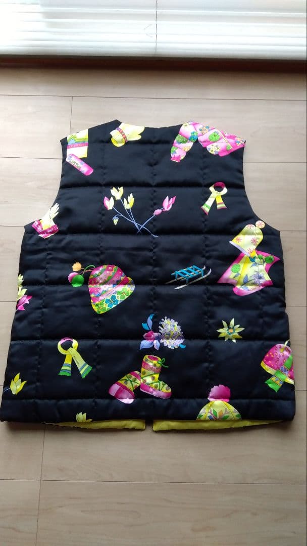 レオナールスポーツ　リバーシブル　中綿ベスト　美品