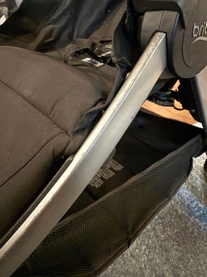 うさぎとパンダ　英国王室御用達britaxベビーカー　トラベルシステム