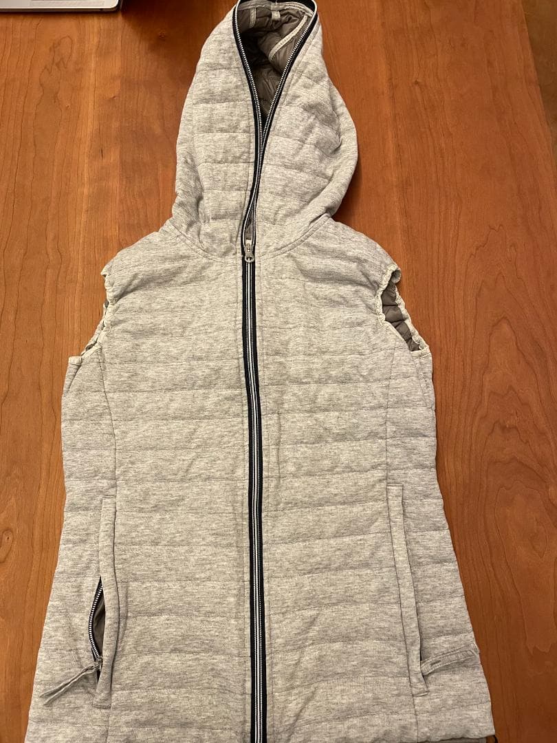 Duvetica デュベティカ　ライトダウンベストMサイズ　グレー