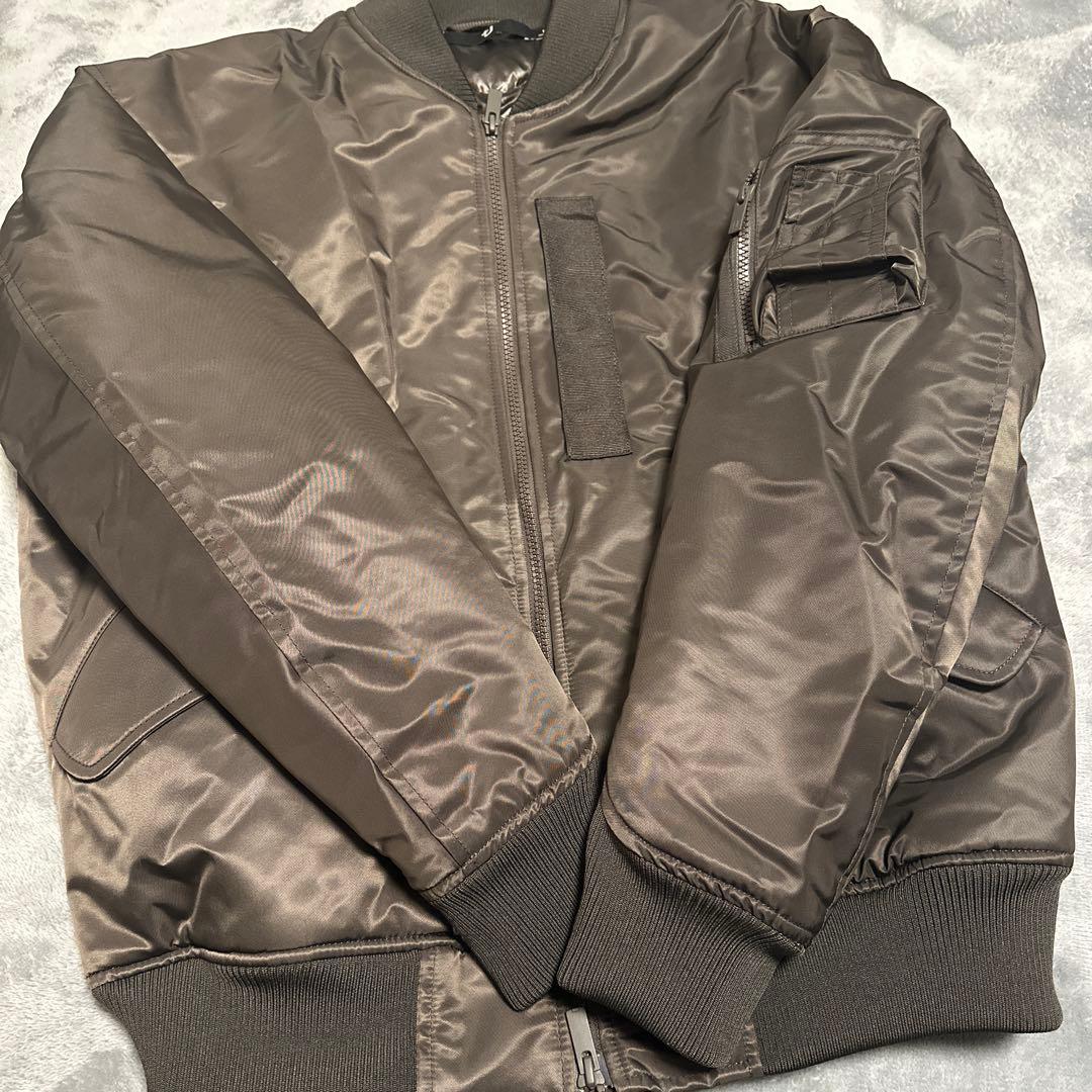 【新品】ユニクロ ＋J ハイブリッド オーバーサイズ MA-1 M オリーブ