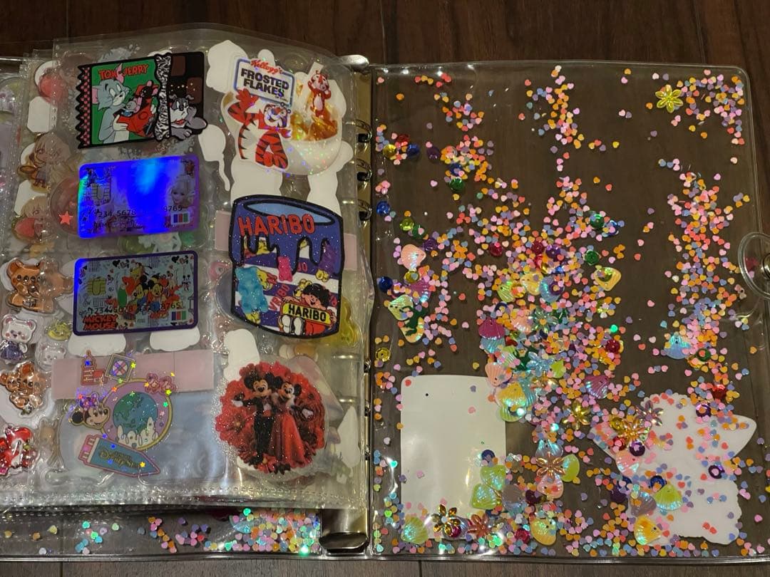 正規品　シール帳完成品A5サイズ　チャーム3個付