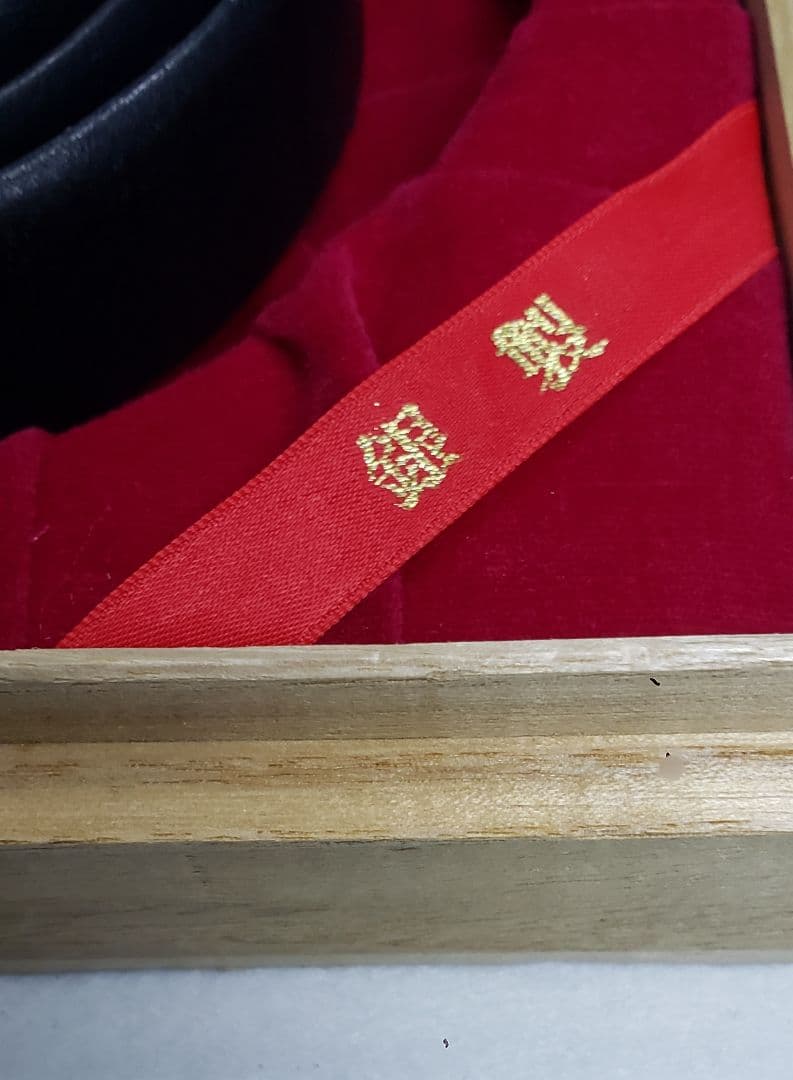 手彫り 牛革ベルト付きバックル 銀製 木箱入り