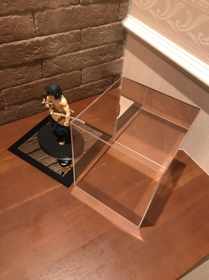 フィギュアなどが綺麗に映えます‼『アクリル・ミラーケース』サイズL