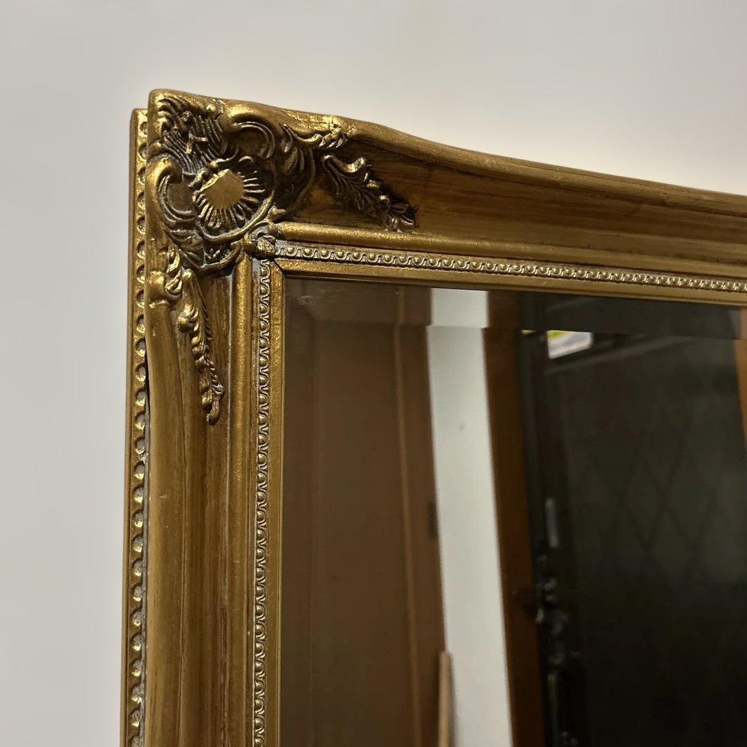 アンティーク調＊彫刻入り金色フレームの鏡