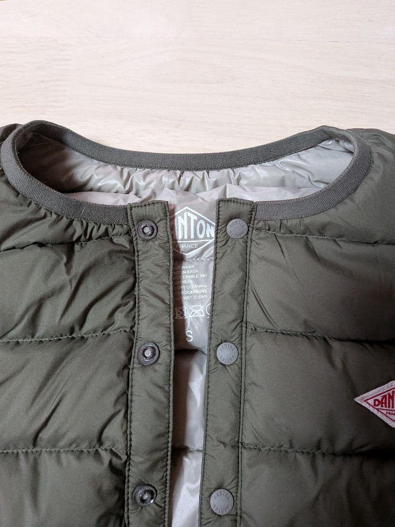 ダントン☆レディースクルーネックインナーダウンベスト☆Ｓサイズ☆オリーブ☆