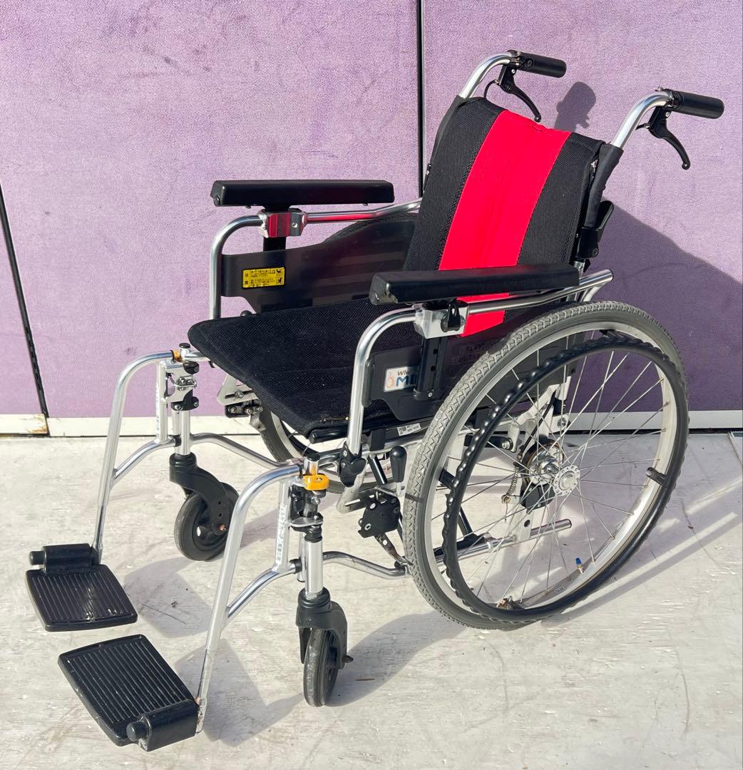 自走用車椅子 アルミ製 黒赤ストライプ, アルミ合金製のミキ標準車椅子