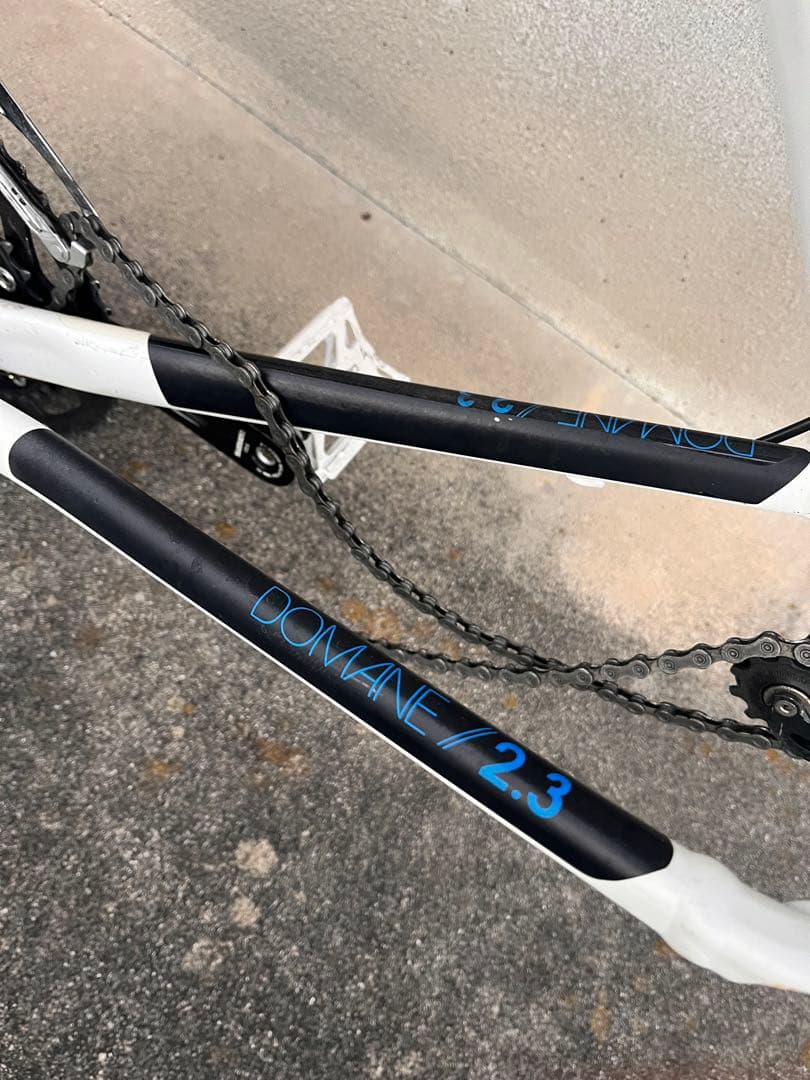 TREK ロードバイク　Shimano 105 DOMANE2.3 トレック