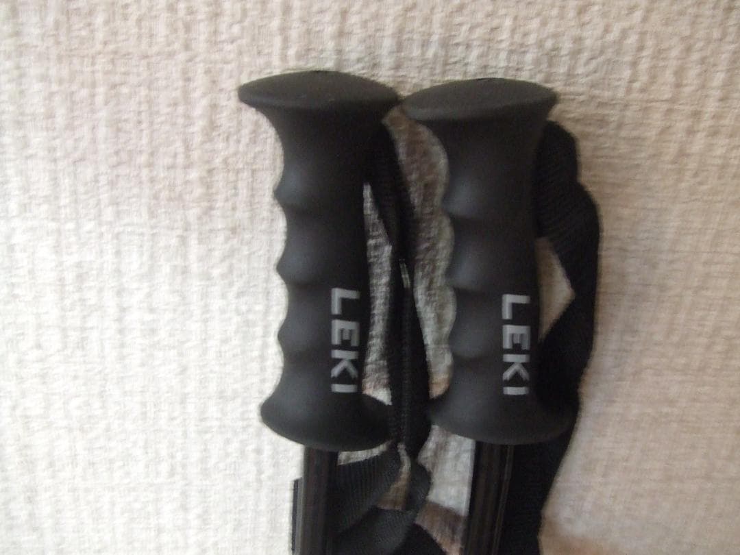 新品/展示保管品:カーボン製スノーポール　110ｃｍ：LEKI