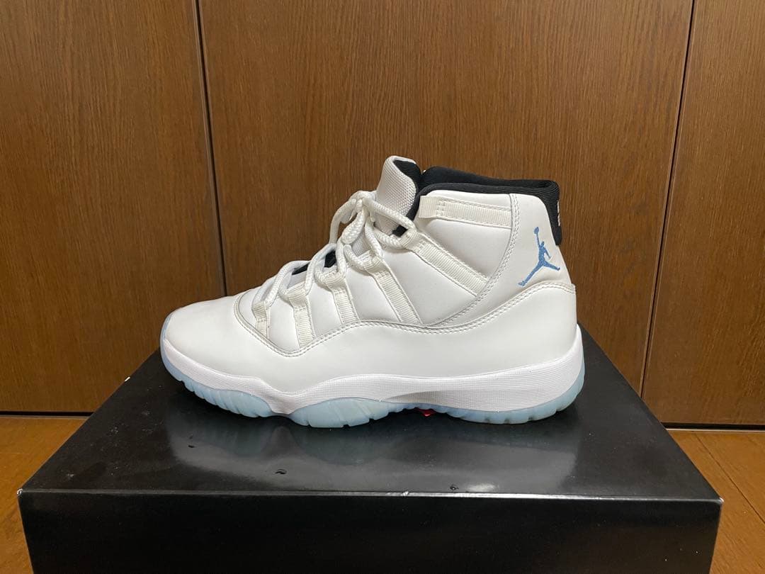Jordan 11 レジェンドブルー