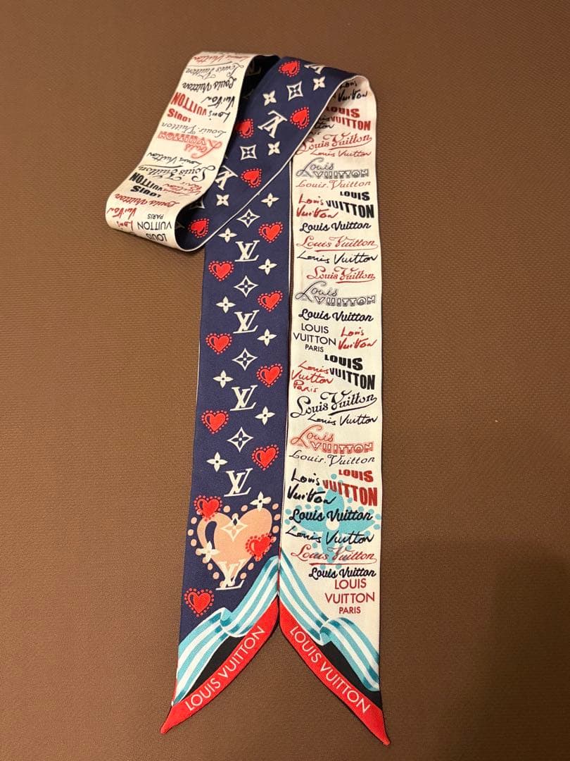 LOUIS VUITTONバンドーBB I LV U ヴィトンバンドーBB