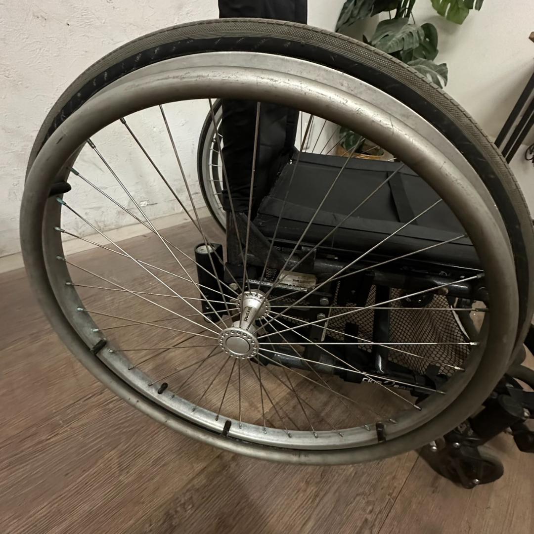 メディカル　折りたたみ式 QUICKIE　車いす　　自走兼介護