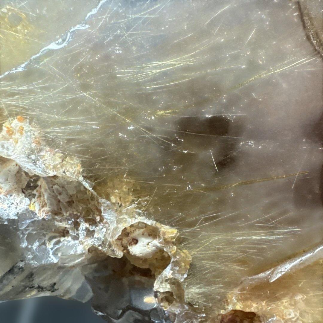 【高品質】ルチルクォーツ 龍彫刻 台座付