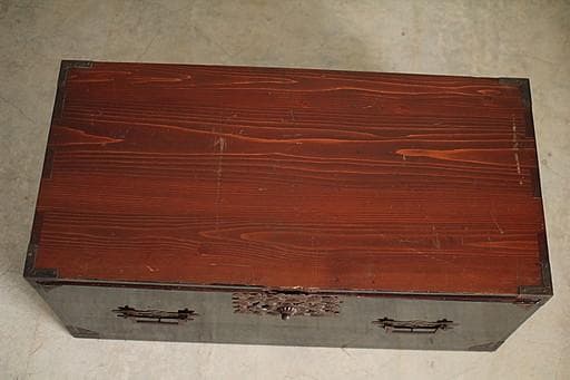 綺麗な打ち出し金具庄内箪笥　タンス　収納　古家具　古民家　時代家具