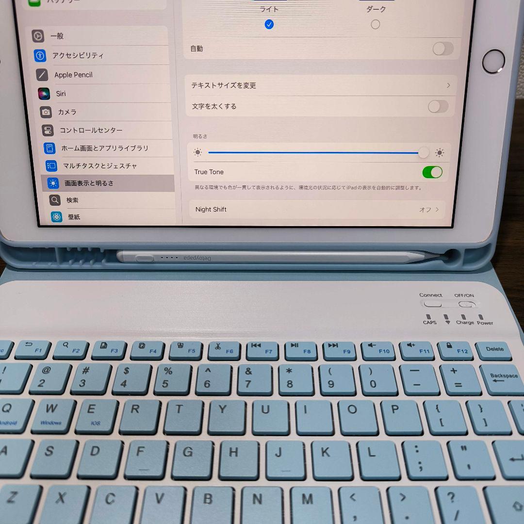 iPad 第7世代 Wi-Fi 128GB ケースとキーボード、タッチペン