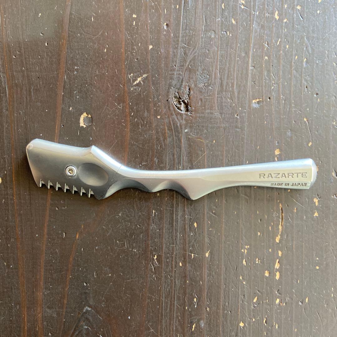 RAZARTE 日本製の美容師専用レザー