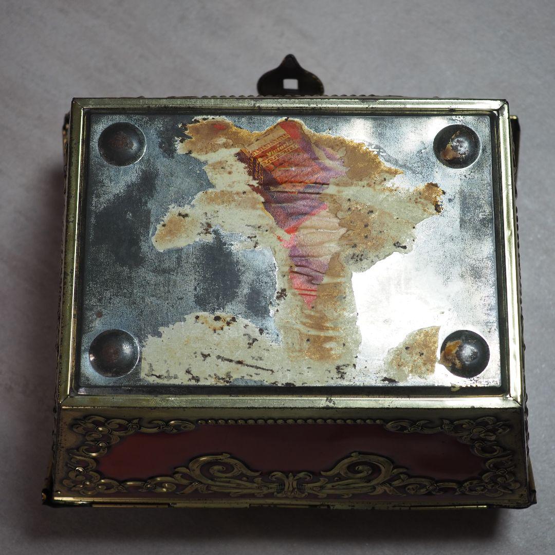 ヴィンテージ　ビスケット缶　宝箱　宝物ボックス　小物入れ　収納　ヴィンテージ