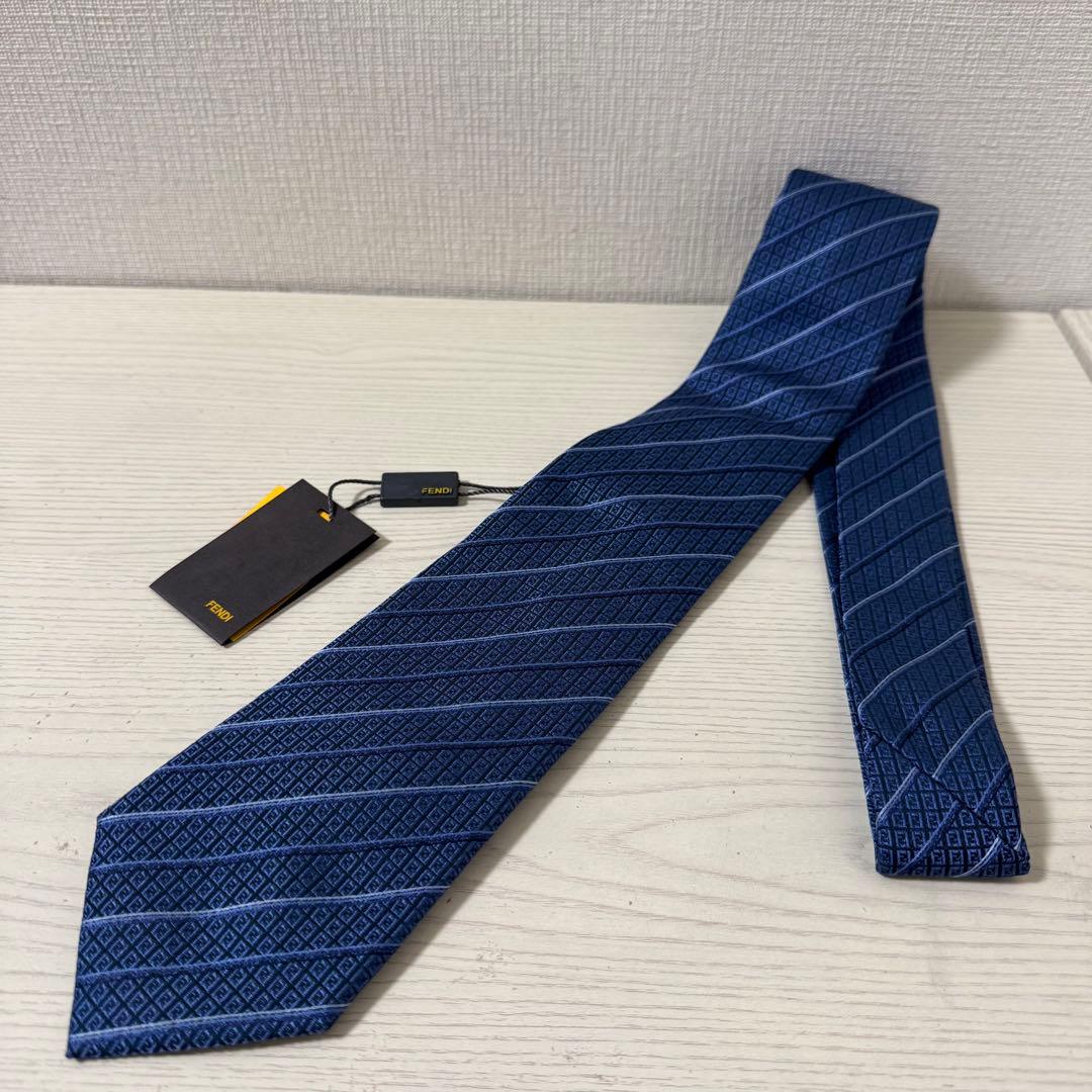 【新品タグ付き】FENDI フェンディ ネクタイ　ブルー　青　ズッカ